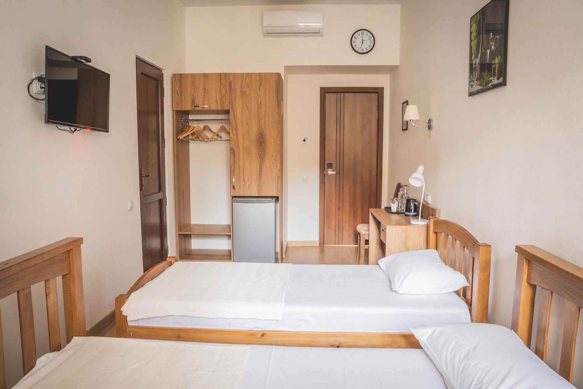 Hh Hotel Tbilisi Eksteriør billede